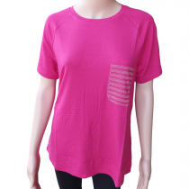Дамска тениска едноцветна с камъни имитация на джоб - размер M/L и L/XL